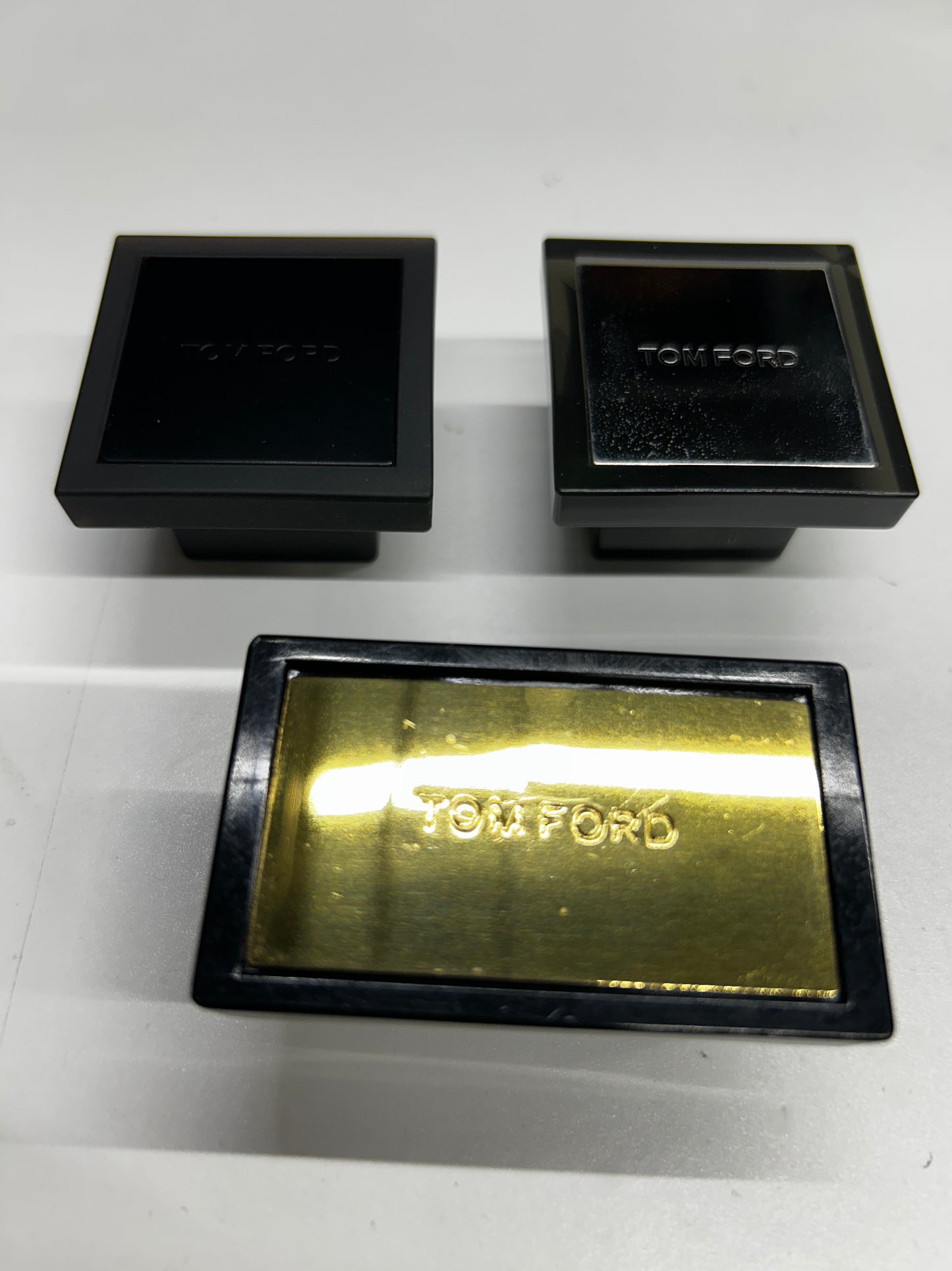 Caps