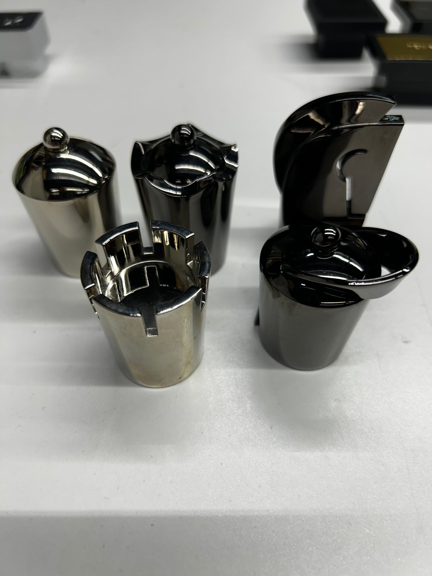 Caps