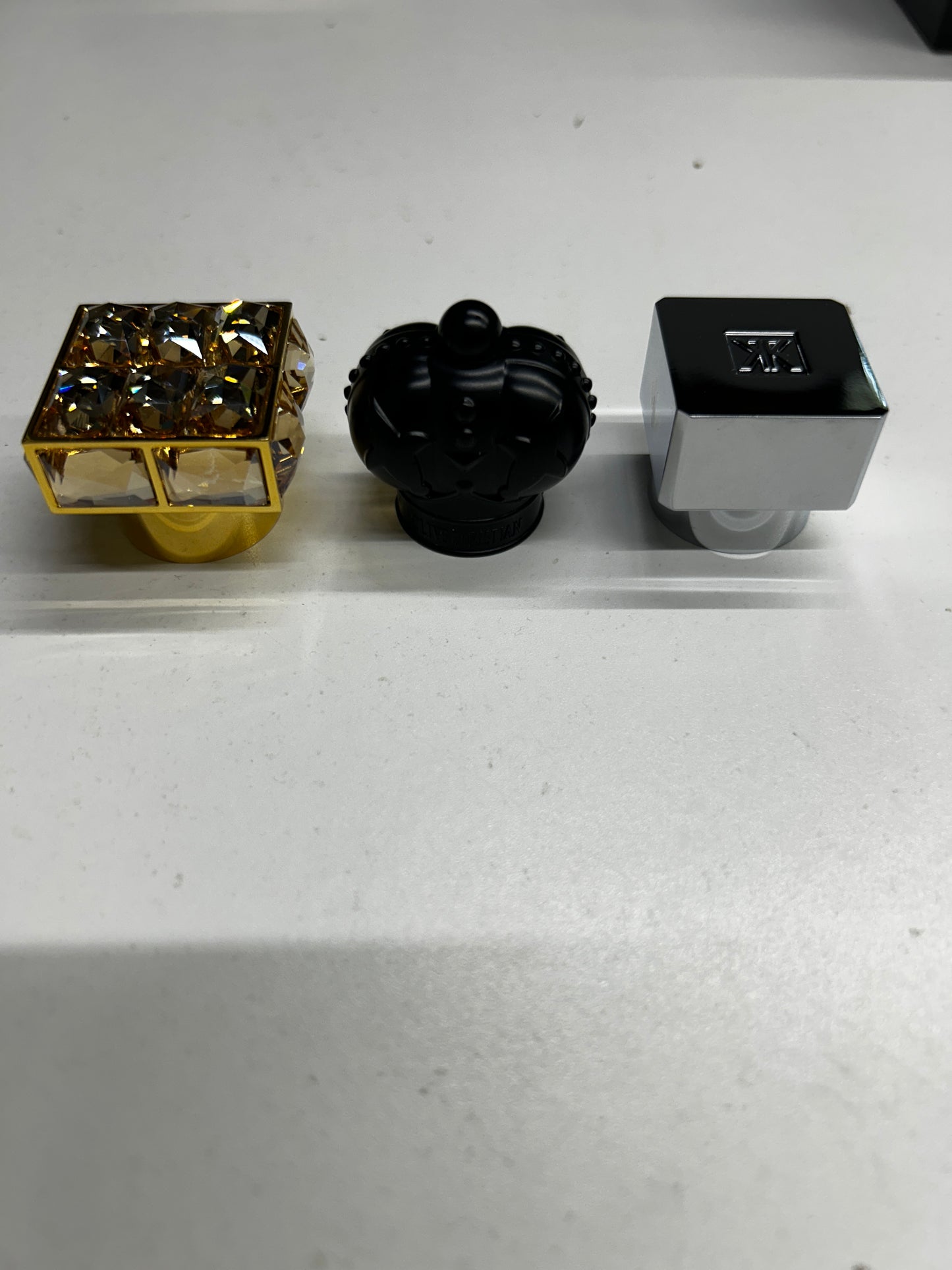 Caps