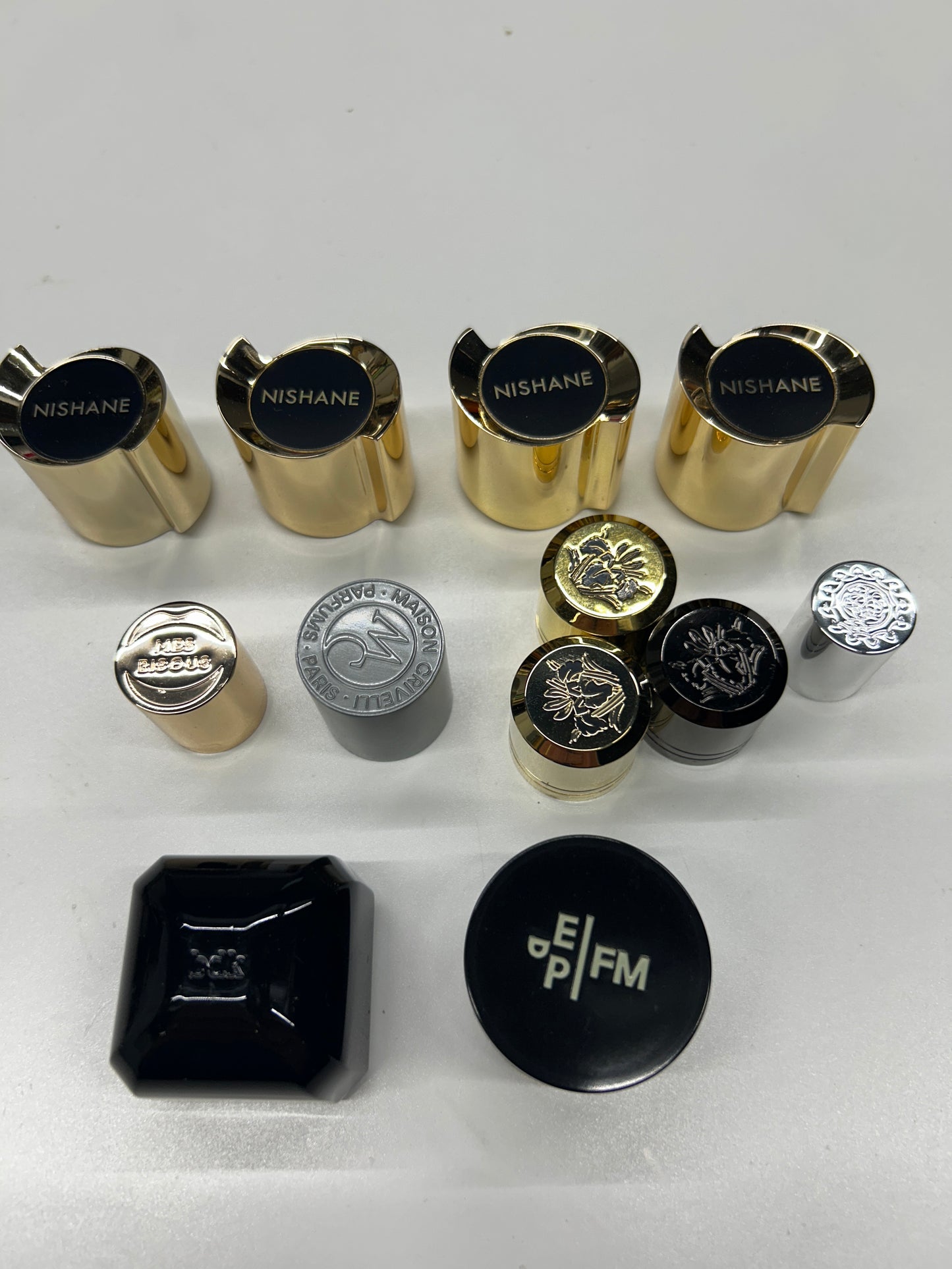 Caps